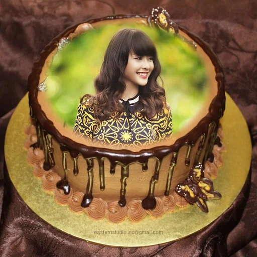 PHOTO ON BIRTHDAY CAKE