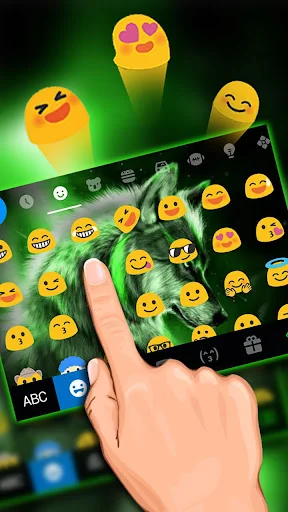 Green Wild Wolf Keyboard Theme screenshot 3