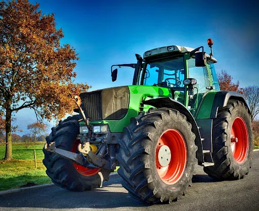 Jigsaw puzzles game tractor