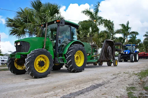 Jigsaw puzzles farming tractor