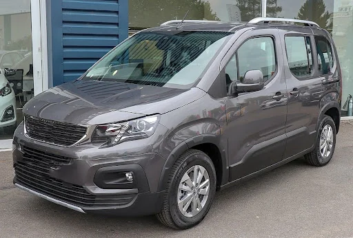 Jigsaw puzzle French car model
