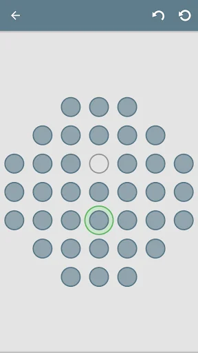 Peg Solitaire - Puzzle Game screenshot 3